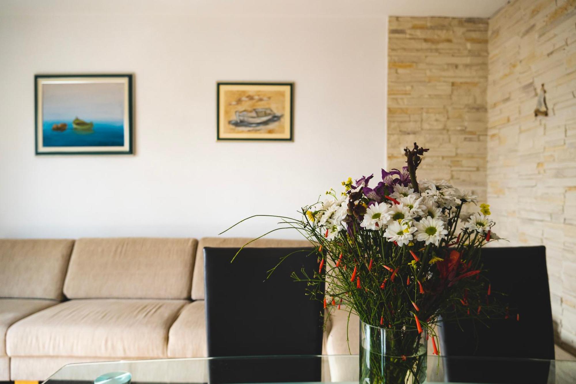 Apartments Sara & Nina Омиш Экстерьер фото